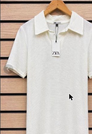 Camiseta Zara texturizada gola Italiana