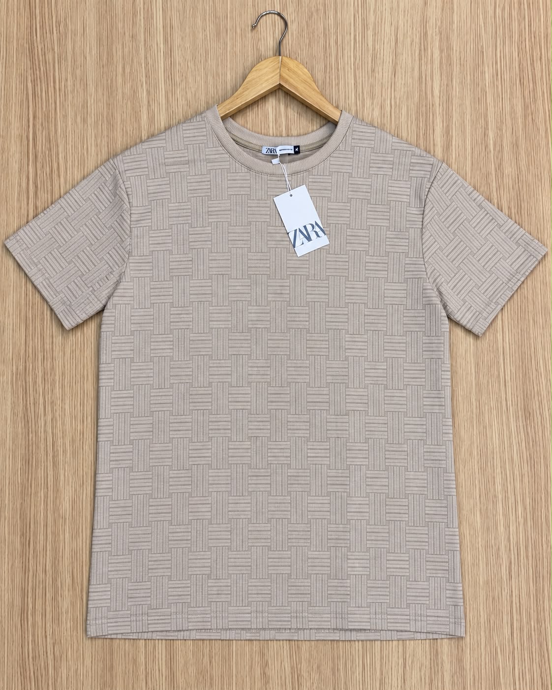 Camiseta Zara Geometrica — outra cor